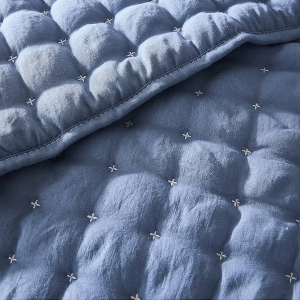 🆕 PB Style King Quilt Set Tufted Classic Blue 3 piece Luxury Hotel Style Bedding